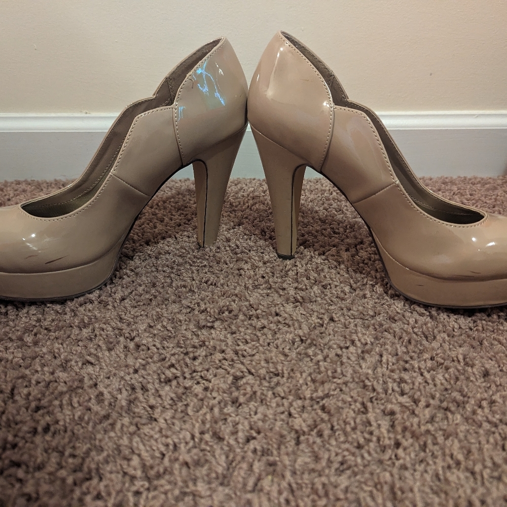 Tan/Cream Heels
